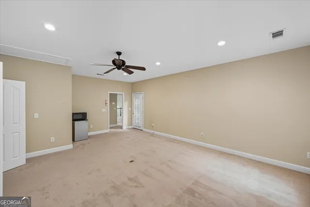 a view of empty room