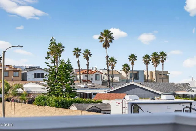 a house view with a outdoor space