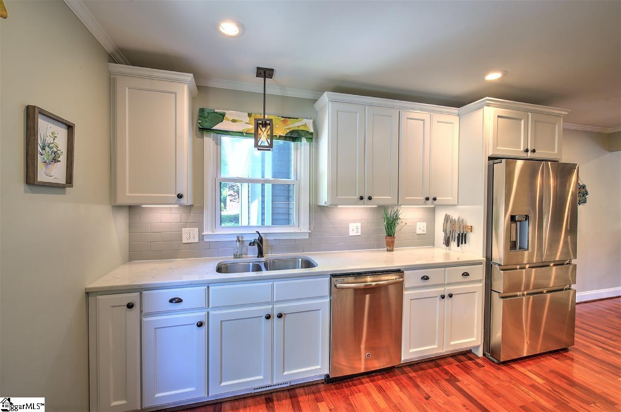 115 Pigeon Point Greenville, SC 29607 - Photo 15 of 36 Gallery Image 15
