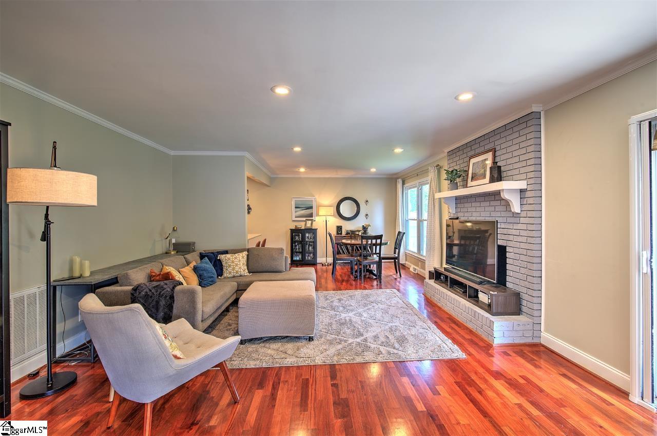 115 Pigeon Point Greenville, SC 29607 - Photo 4 of 36 Gallery Image 4