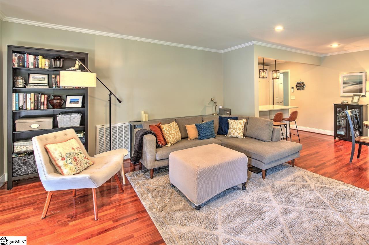 115 Pigeon Point Greenville, SC 29607 - Photo 5 of 36 Gallery Image 5