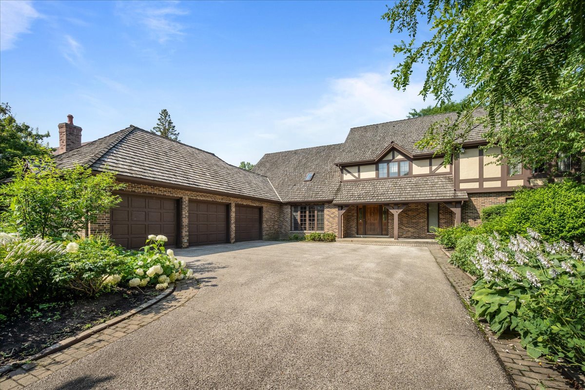 510 Buena Road Lake Forest, IL 60045 - Photo 1 of 40 front view of a house with a yard