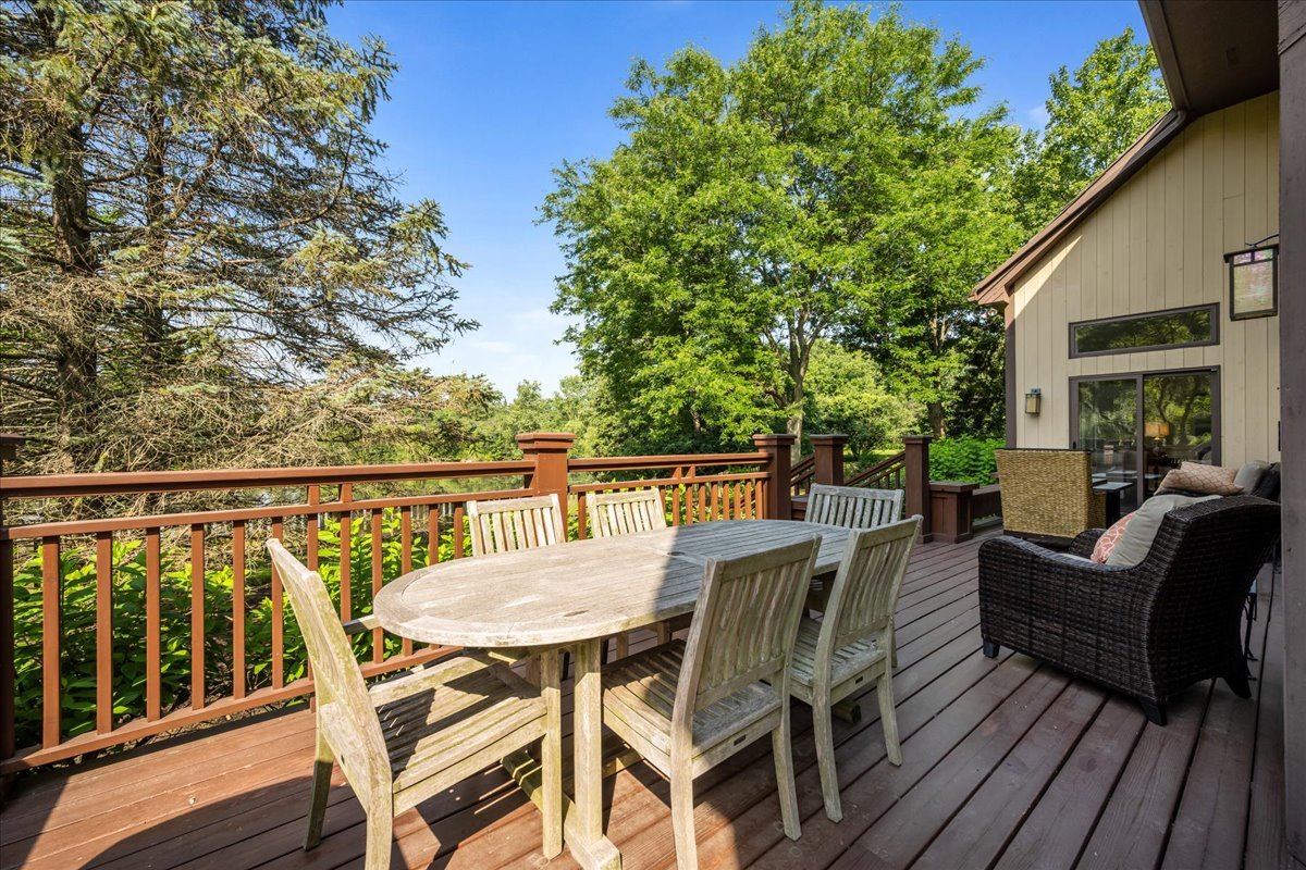 510 Buena Road Lake Forest, IL 60045 - Photo 32 of 40 a view of a chairs and table on the roof deck