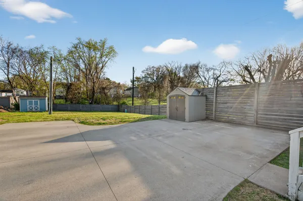$344,900 | 813 5th Avenue East, Springfield, TN 37172
