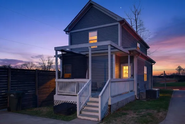 $344,900 | 813 5th Avenue East, Springfield, TN 37172