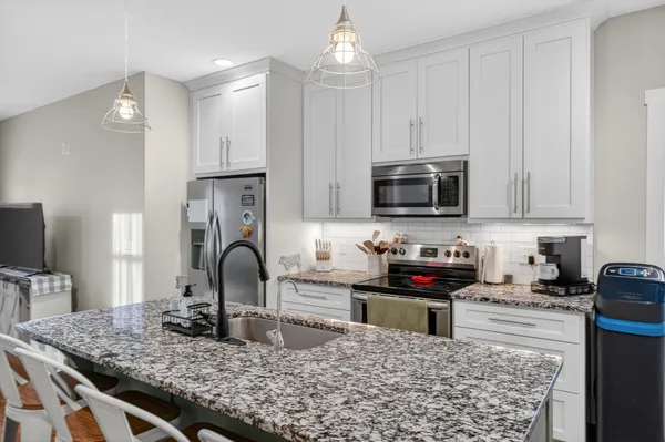 $344,900 | 813 5th Avenue East, Springfield, TN 37172