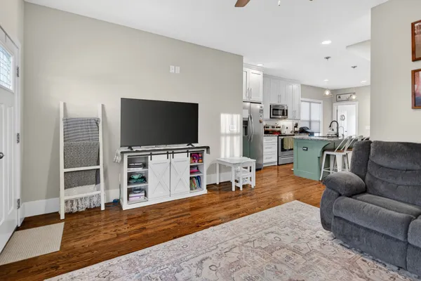 $344,900 | 813 5th Avenue East, Springfield, TN 37172