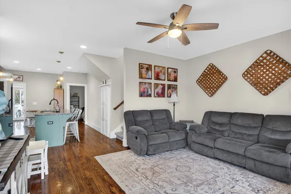 $344,900 | 813 5th Avenue East, Springfield, TN 37172