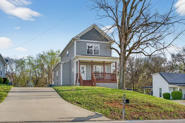 $344,900 | 813 5th Avenue East, Springfield, TN 37172