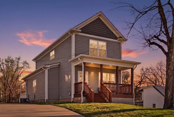 $344,900 | 813 5th Avenue East, Springfield, TN 37172