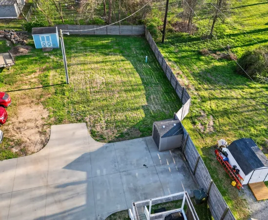 $344,900 | 813 5th Avenue East, Springfield, TN 37172
