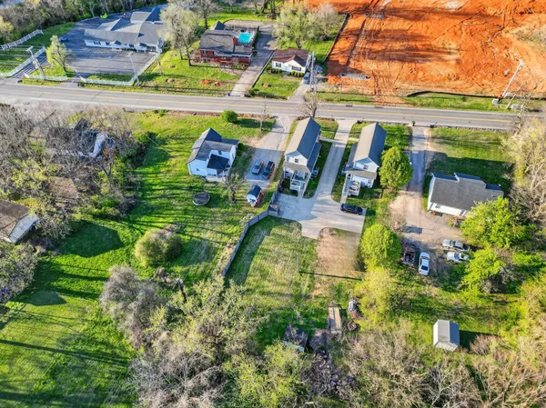 $344,900 | 813 5th Avenue East, Springfield, TN 37172