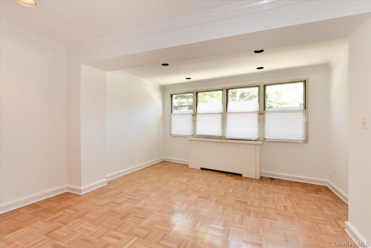 180 South Middle Neck Road, Unit 1J Great Neck, NY 11021 - Photo 30 of 39 Dining Area