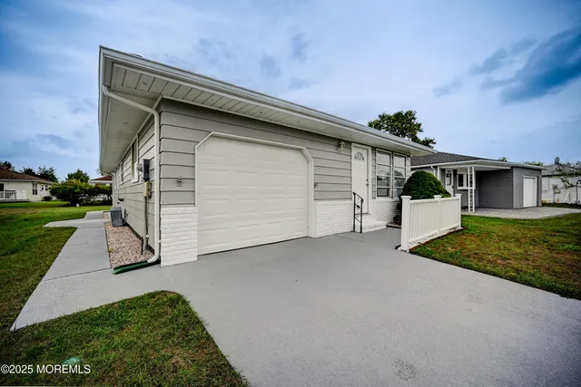 $334,000 | 343 Barbados Drive North, Toms River, NJ 08757