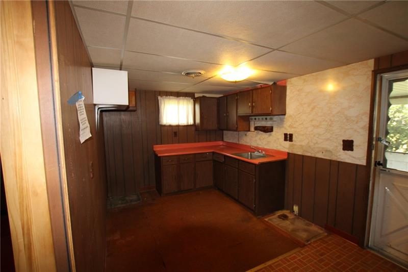 162 Dr Howder Road Champion, PA 15622 - Photo 7 of 19