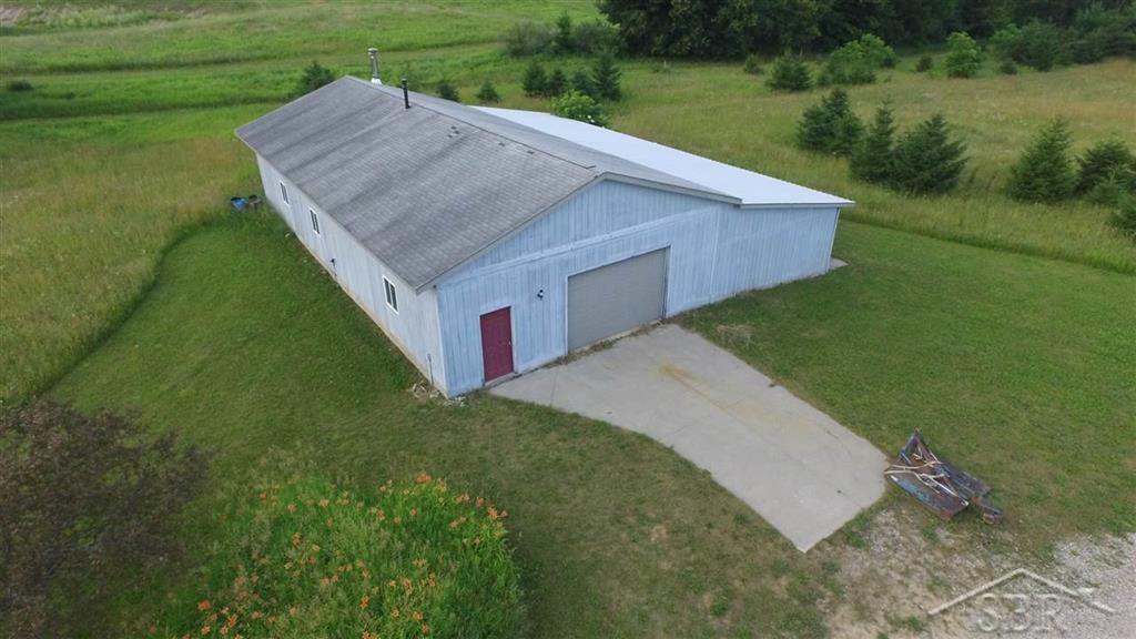 6085 Round Lake Road Gladwin, MI 48624 - Photo 32 of 38