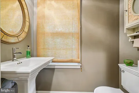 $1,490,000 | 6 Old Stage Court, Rockville, MD 20852