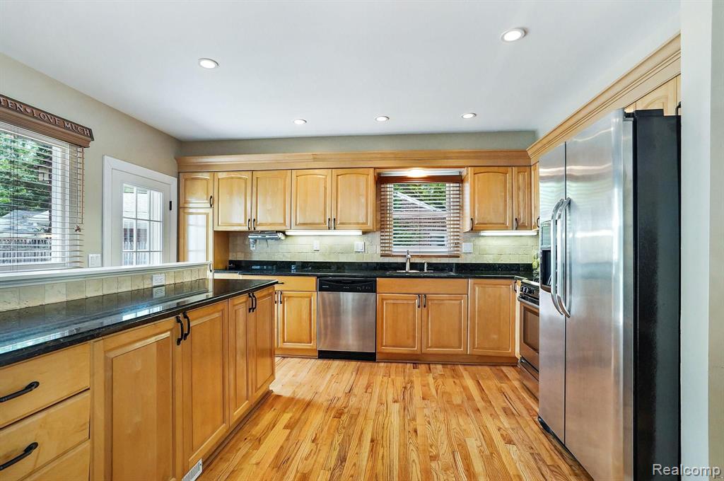 356 Winry Drive Rochester Hills, MI 48307 - Photo 7 of 30