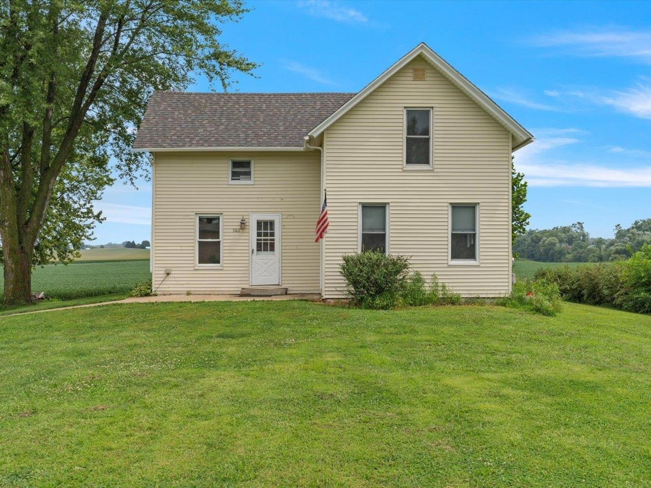 301 North 1st Street Long Grove, IA 52756 - Photo 2 of 43