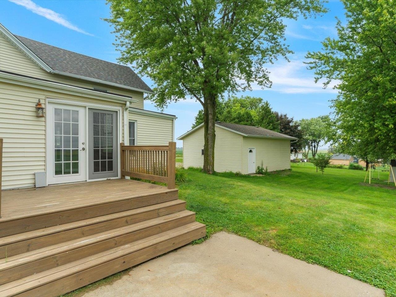 301 North 1st Street Long Grove, IA 52756 - Photo 4 of 43