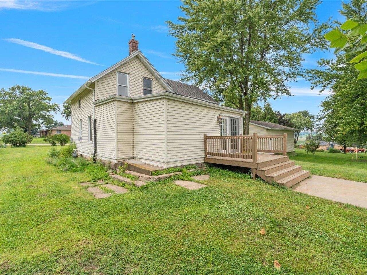 301 North 1st Street Long Grove, IA 52756 - Photo 9 of 43