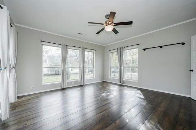 $199,999 | 301 East 2nd N Street, Kaufman, TX 75142