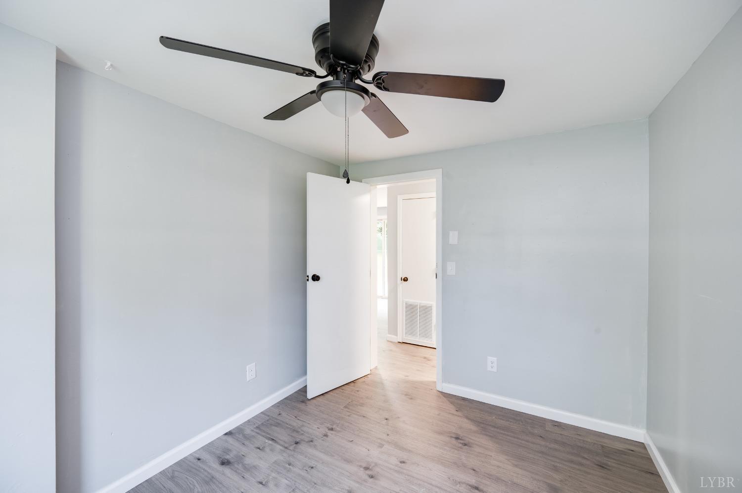 577 Thomas Road Madison Heights, VA 24572 - Photo 15 of 40 a view of room