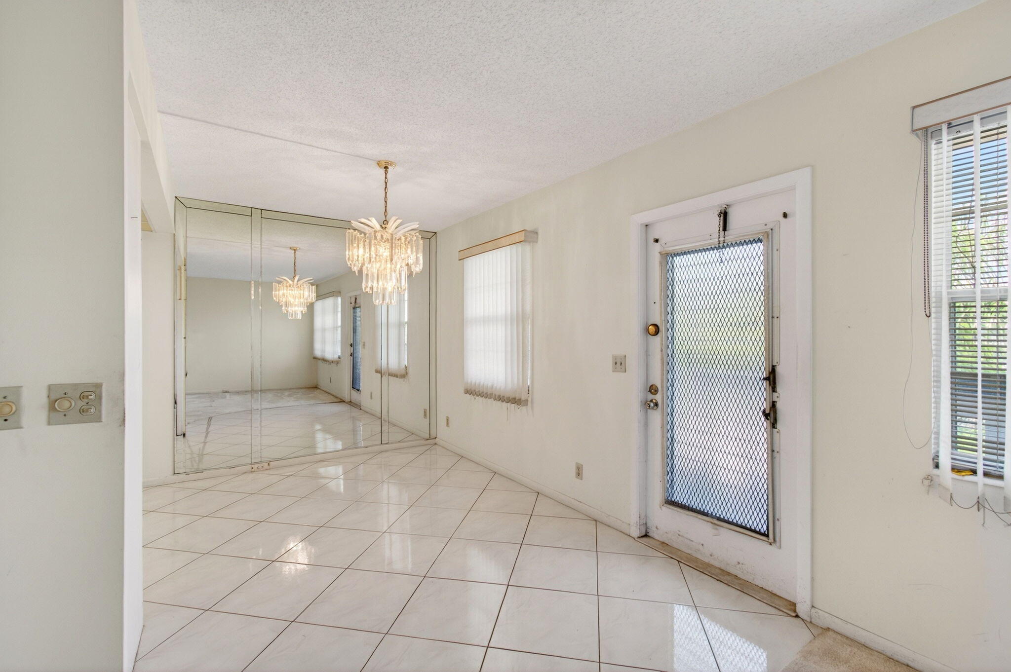3044 Lincoln A Boca Raton, FL 33434 - Photo 19 of 100 21-web-or-mls-DSC_3434