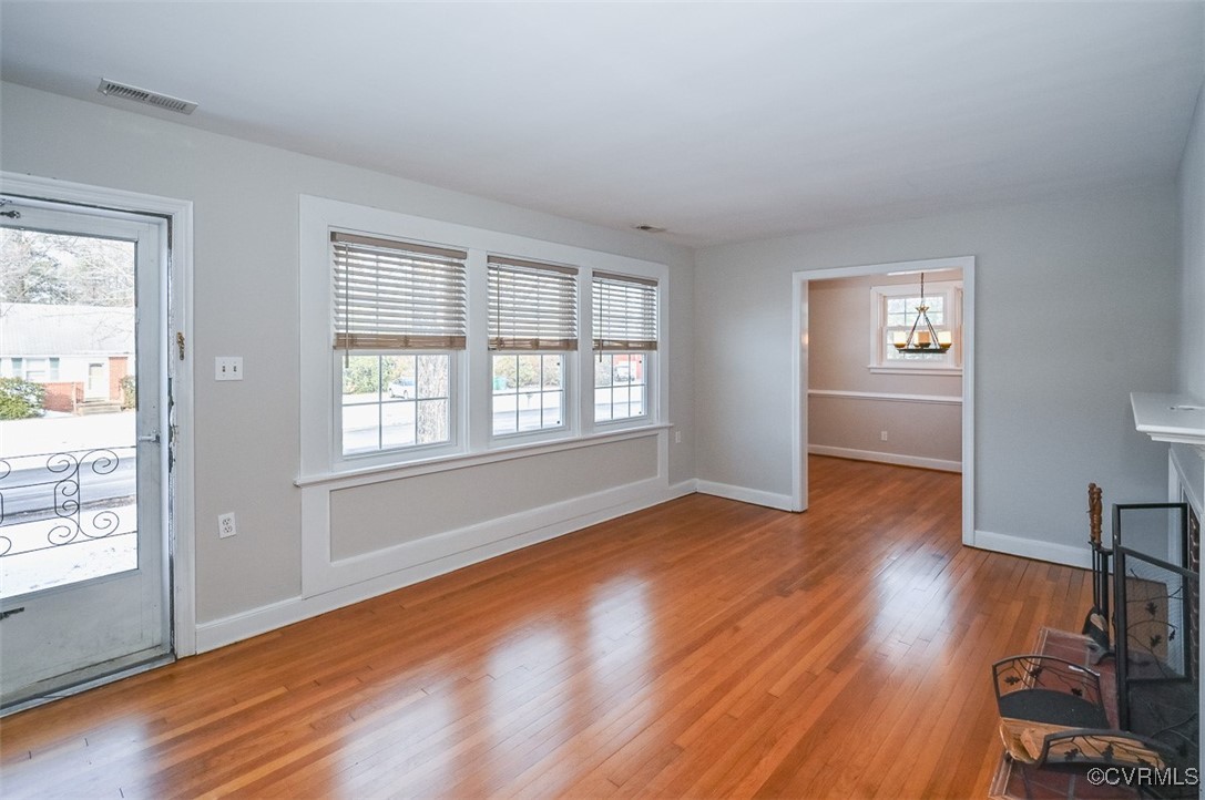 1305 Rosecroft Road Henrico, VA 23229 - Photo 8 of 42 Living room with large picture window with blinds.