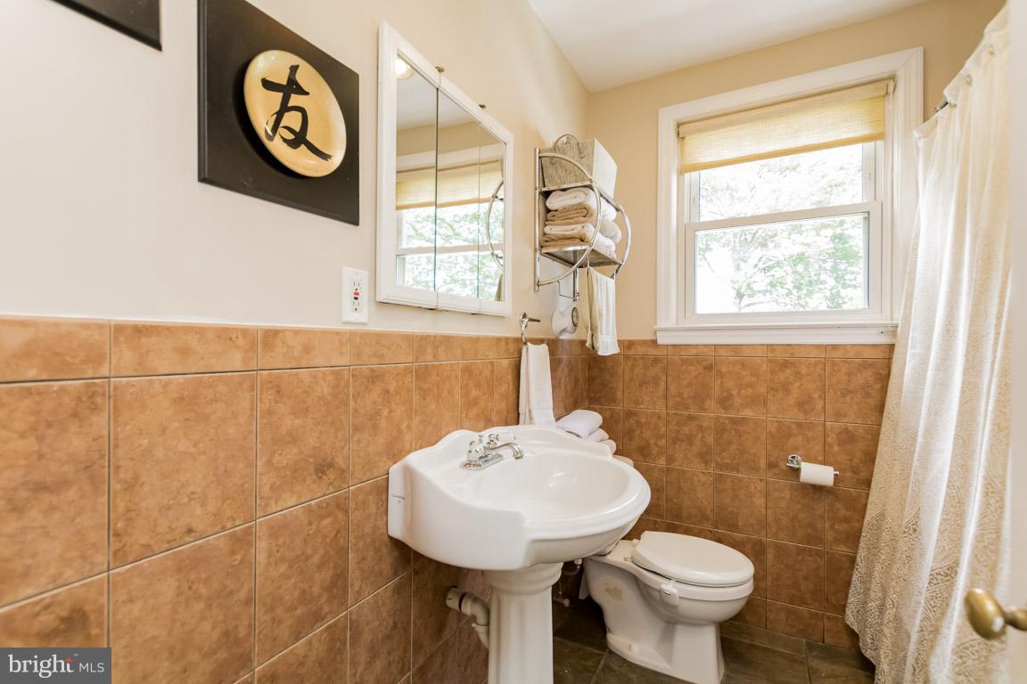 2912 Emerald Road Baltimore, MD 21234 - Photo 22 of 30 Tiled Bath