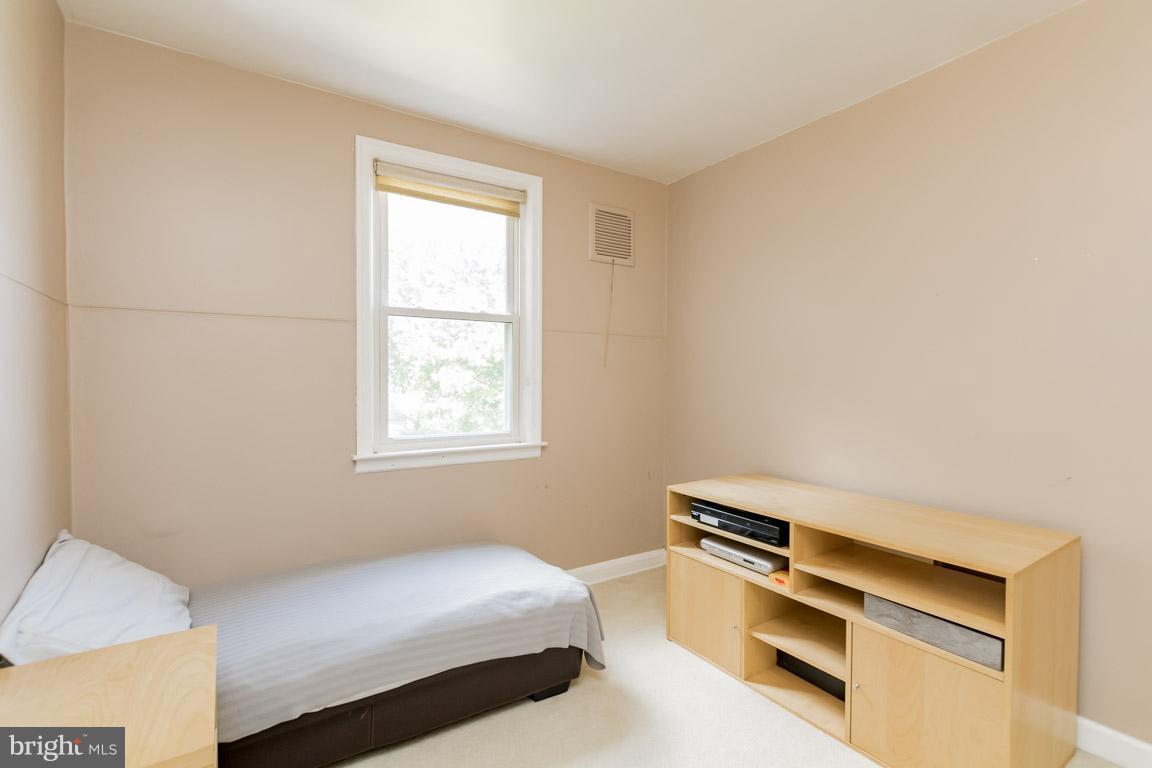 2912 Emerald Road Baltimore, MD 21234 - Photo 23 of 30 Bedroom