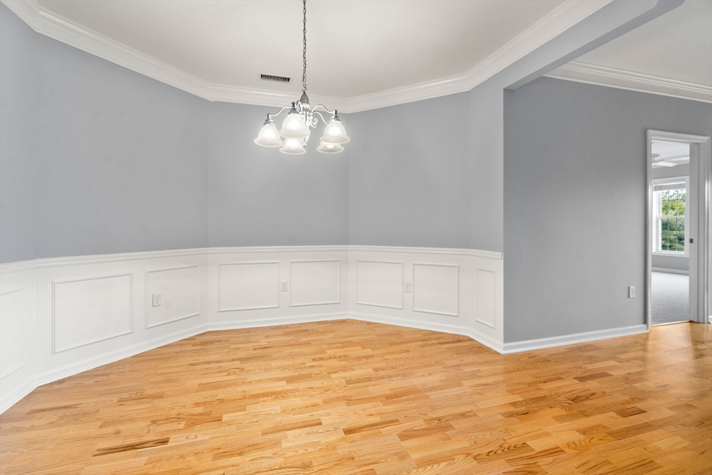 204 Clocktower Drive, Unit 206 Waltham, MA 02452 - Photo 12 of 27 a view of empty room with window