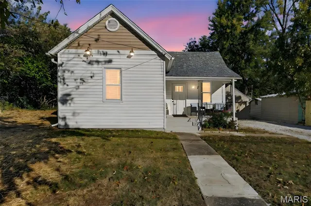 $224,900 | 1061 Boone Street, Troy, MO 63379