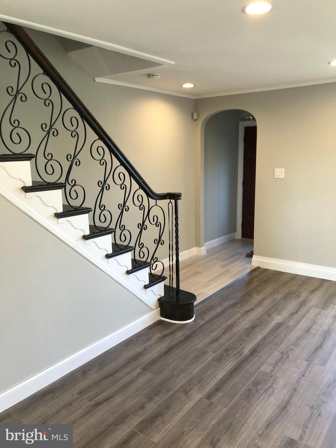 7112 Dungan Road Philadelphia, PA 19111 - Photo 4 of 13