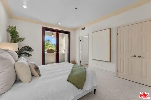 $1,049,000 | 10364 Almayo Avenue, Unit 305, Los Angeles, CA 90064