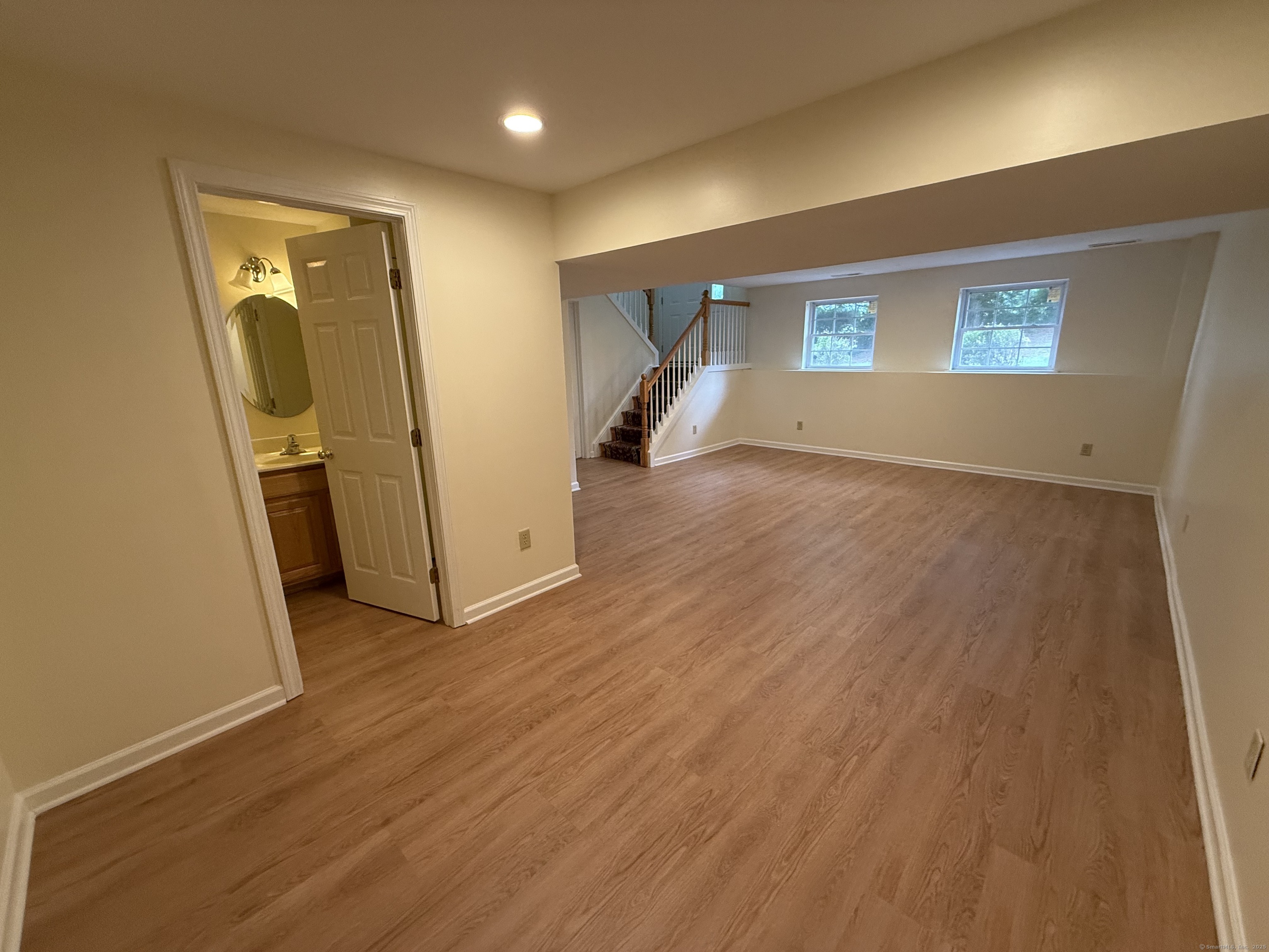 183 Osborn Road Naugatuck, CT 06770 - Photo 17 of 33