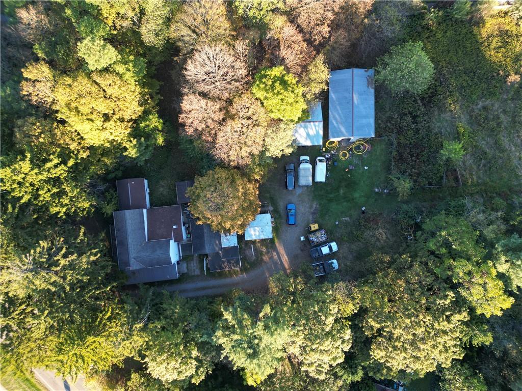 7524 Franklin Road Cranberry Township, PA 16066 - Photo 3 of 10 a view of a house with a yard