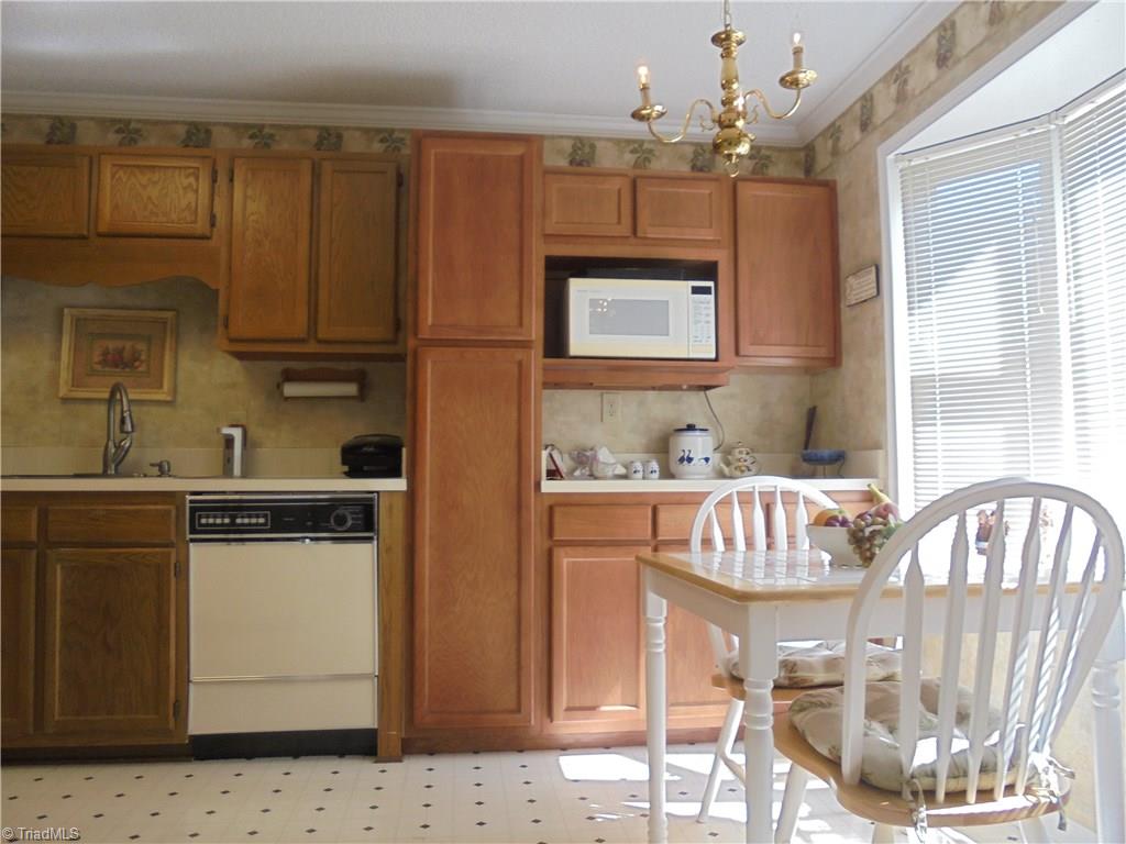 3174 Windchase Court High Point, NC 27265 - Photo 10 of 23 Gallery Image 10