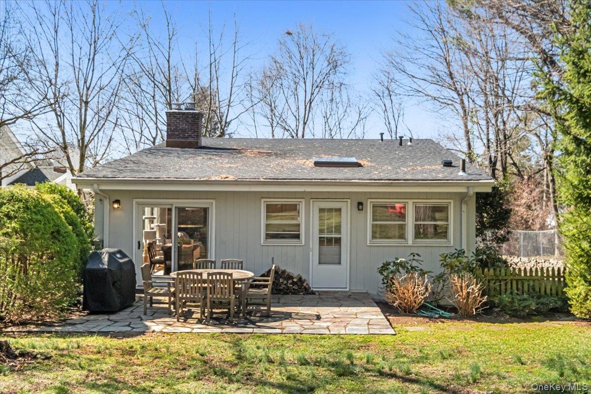 6 A Dickel Road Scarsdale, NY 10583 - Photo 3 of 31 Patio area perfect for outdoor dining