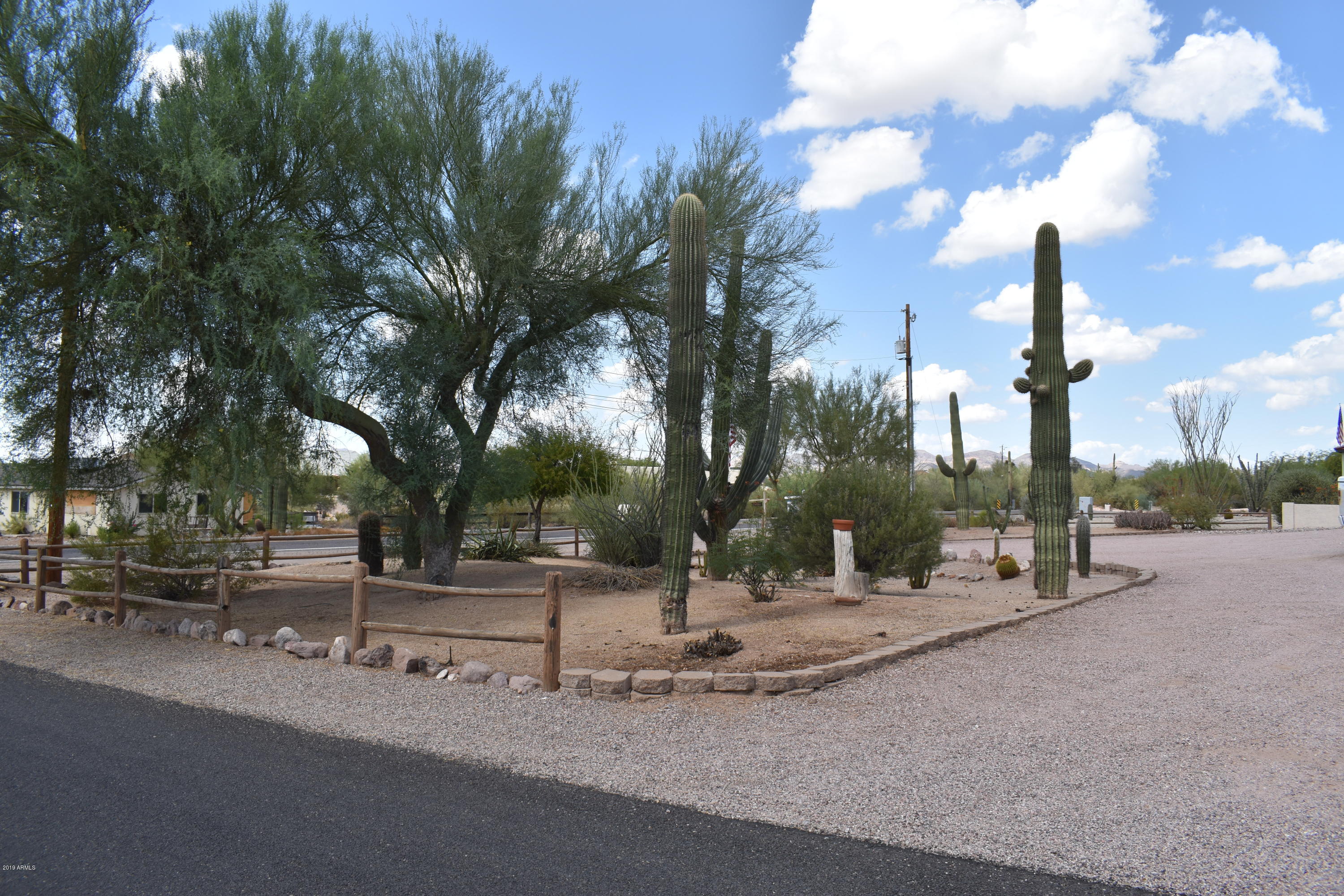 1245 North Mountain View Road Apache Junction, AZ 85119 - Photo 31 of 85 1245 MOUNTAIN VIEW (27)