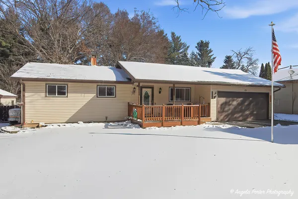 $289,900 | 5218 Parkview Drive West, McCullom Lake, IL 60050