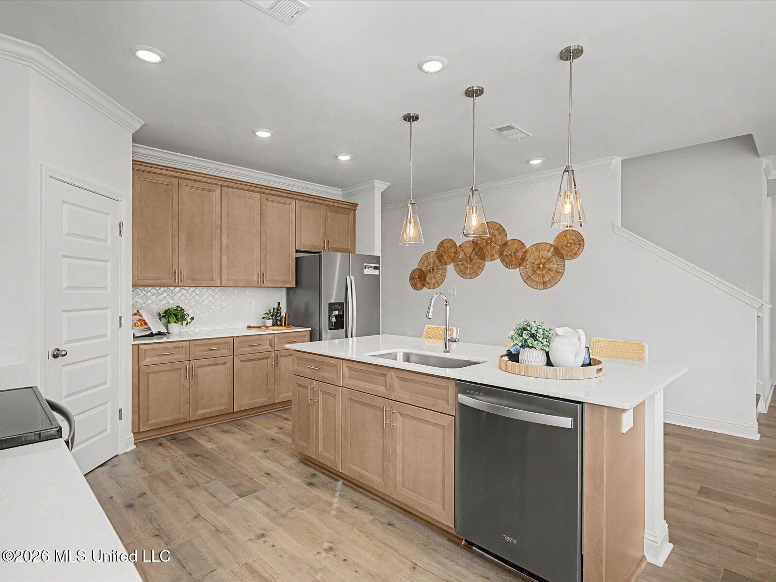 5062 Gibson Road Ocean Springs, MS 39564 - Photo 2 of 26 GLF_PalmettoPointe_Northbrook_Kitchen2_3