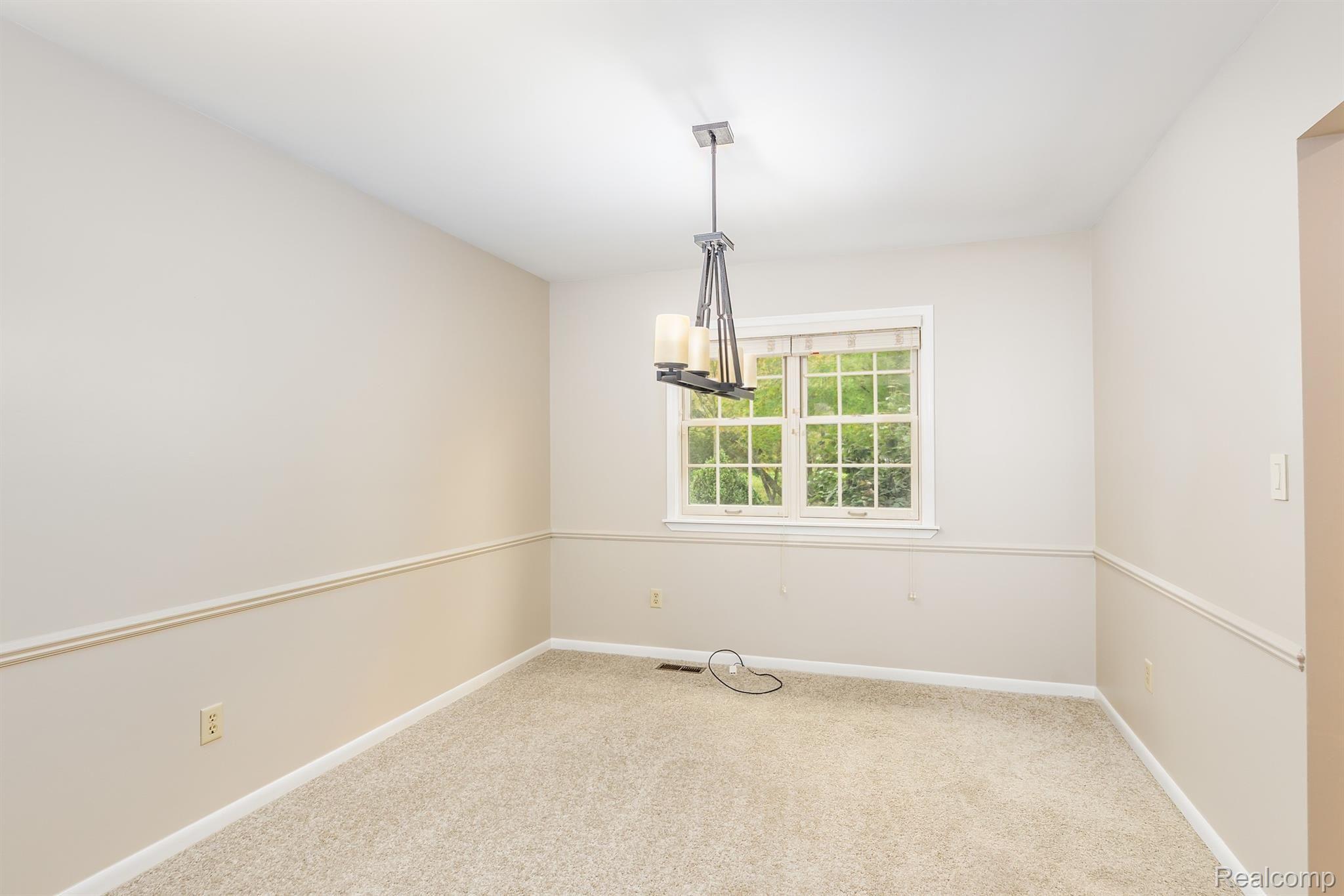 131 Robin Court Howell, MI 48855 - Photo 12 of 23 PP_SB102119-112.jpg