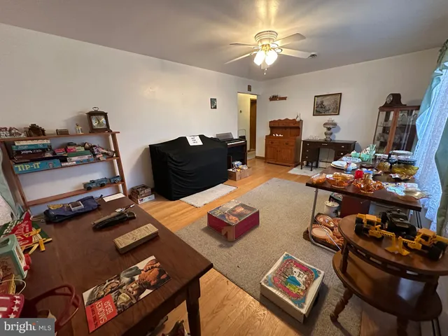 a view of a storage & utility room