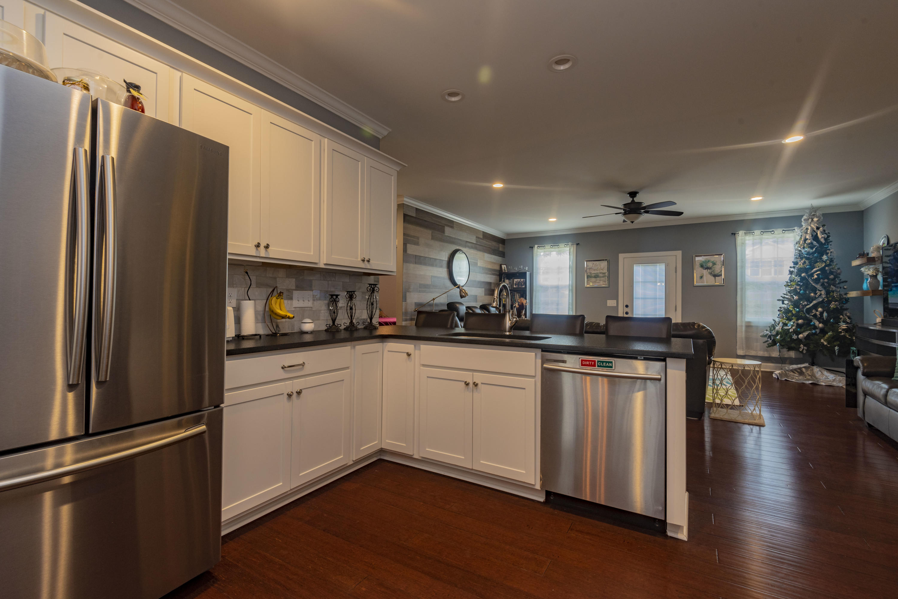 101 Grosvenor Road Savannah, GA 31410 - Photo 8 of 26 kitchen
