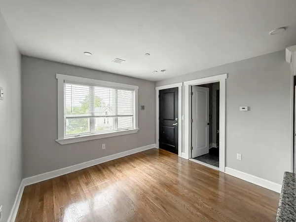 $2,100 | 468 Salem Street, Unit 2, Malden, MA 02148