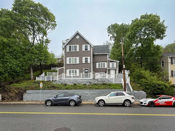 $2,100 | 468 Salem Street, Unit 2, Malden, MA 02148
