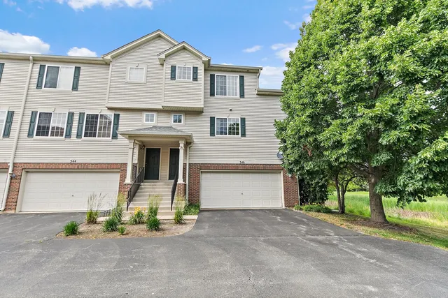 $2,350 | 346 Evergreen Circle, Unit 346, Gilberts, IL 60136