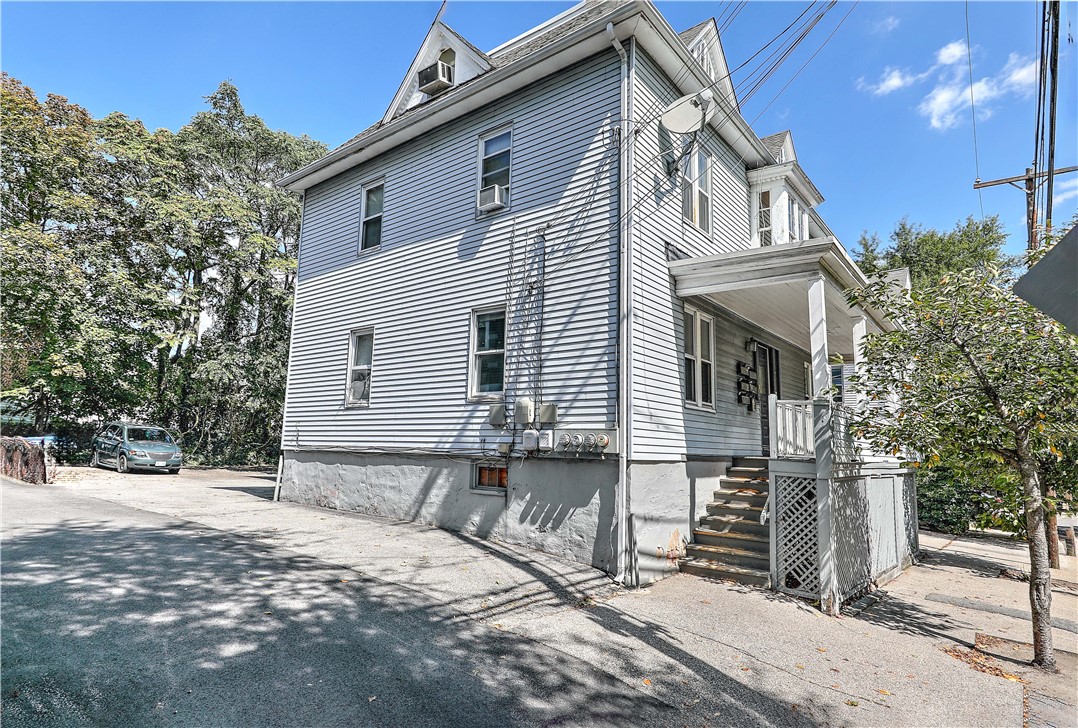 124 Pitman Street Providence, RI 02906 - Photo 2 of 28