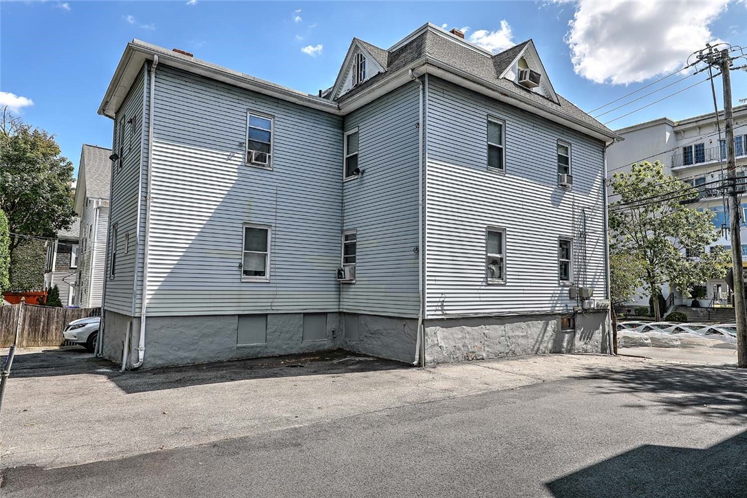 124 Pitman Street Providence, RI 02906 - Photo 3 of 28